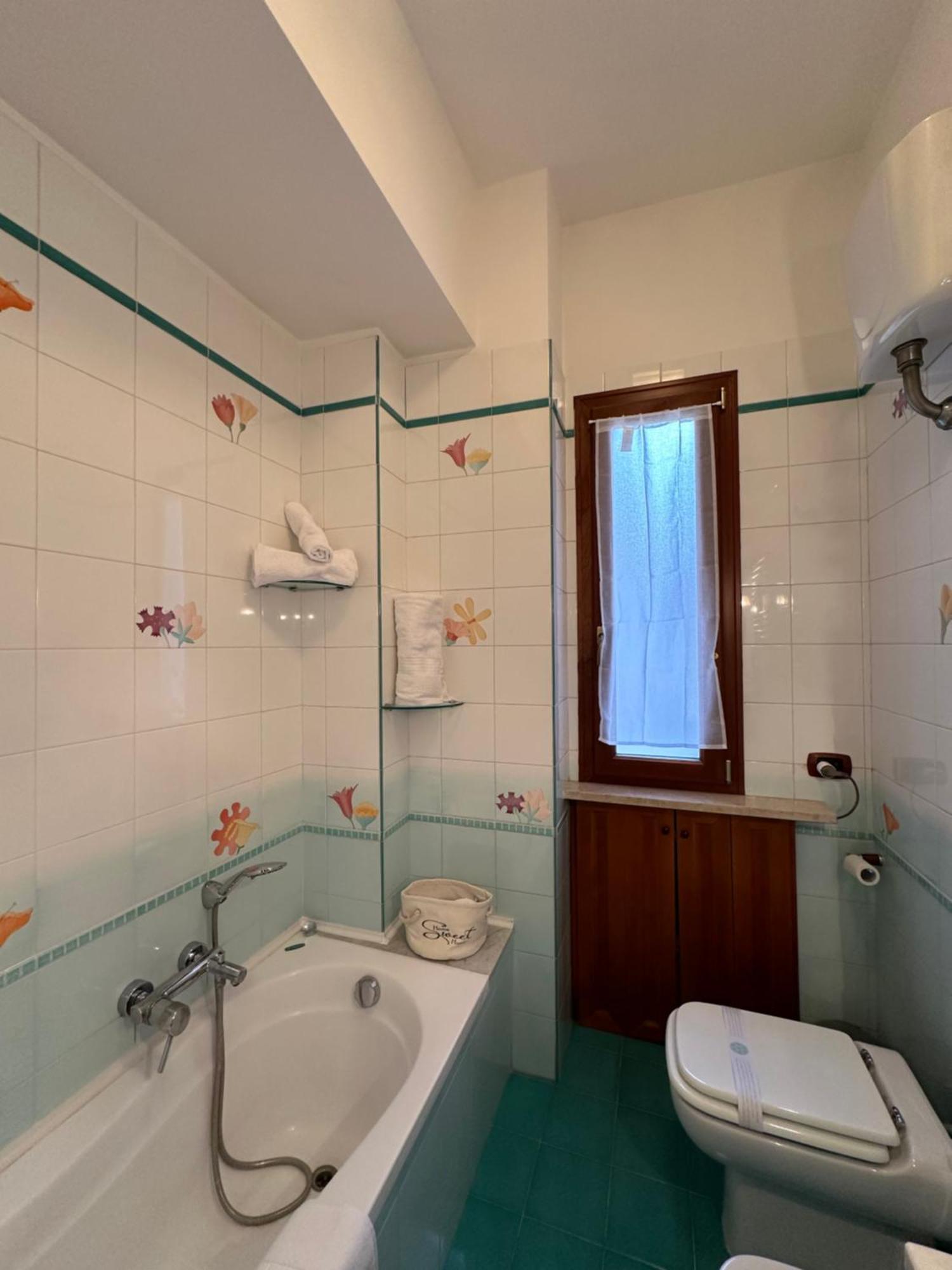 Revis 84 Apartment Naples Luaran gambar