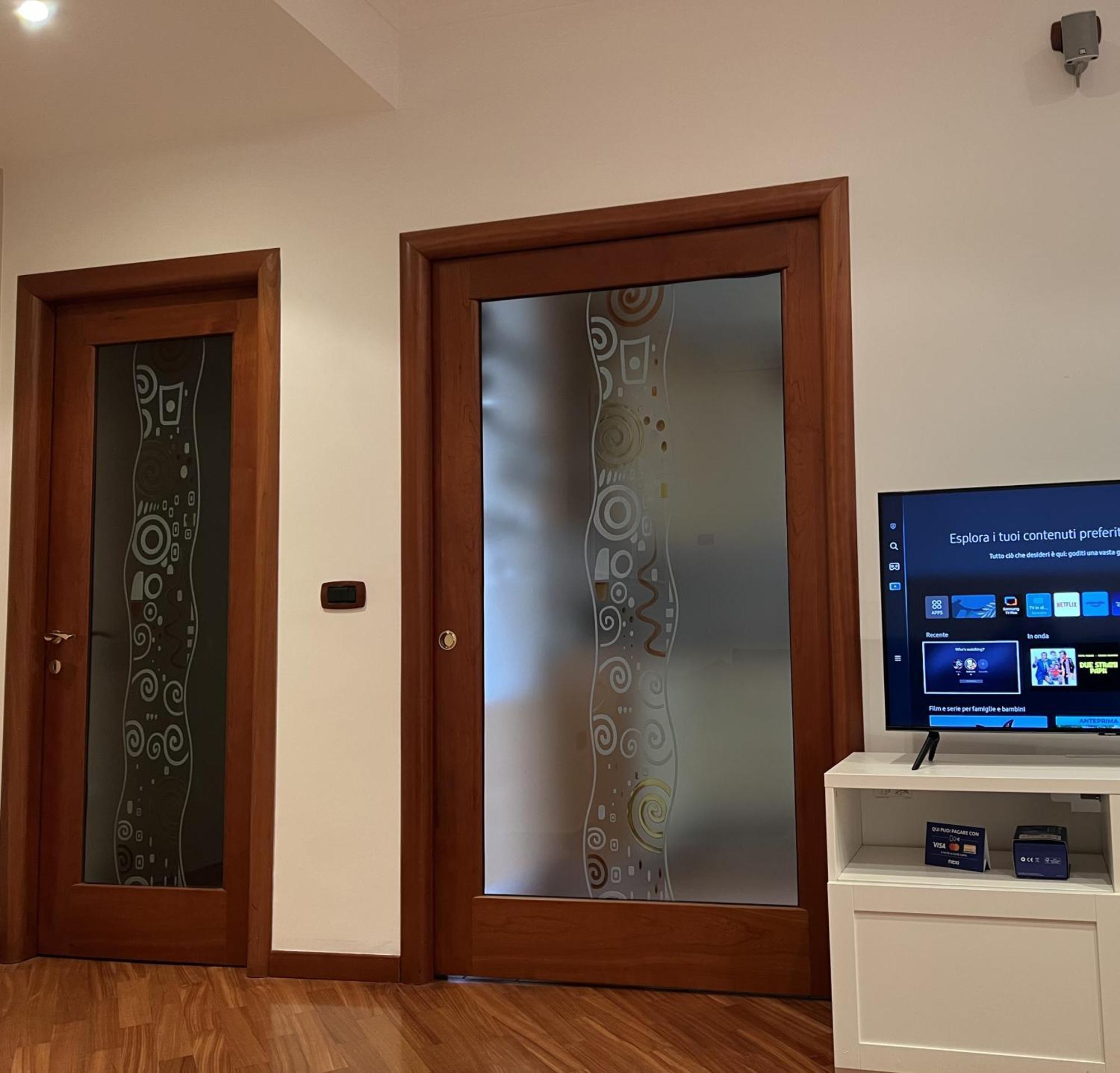 Revis 84 Apartment Naples Luaran gambar