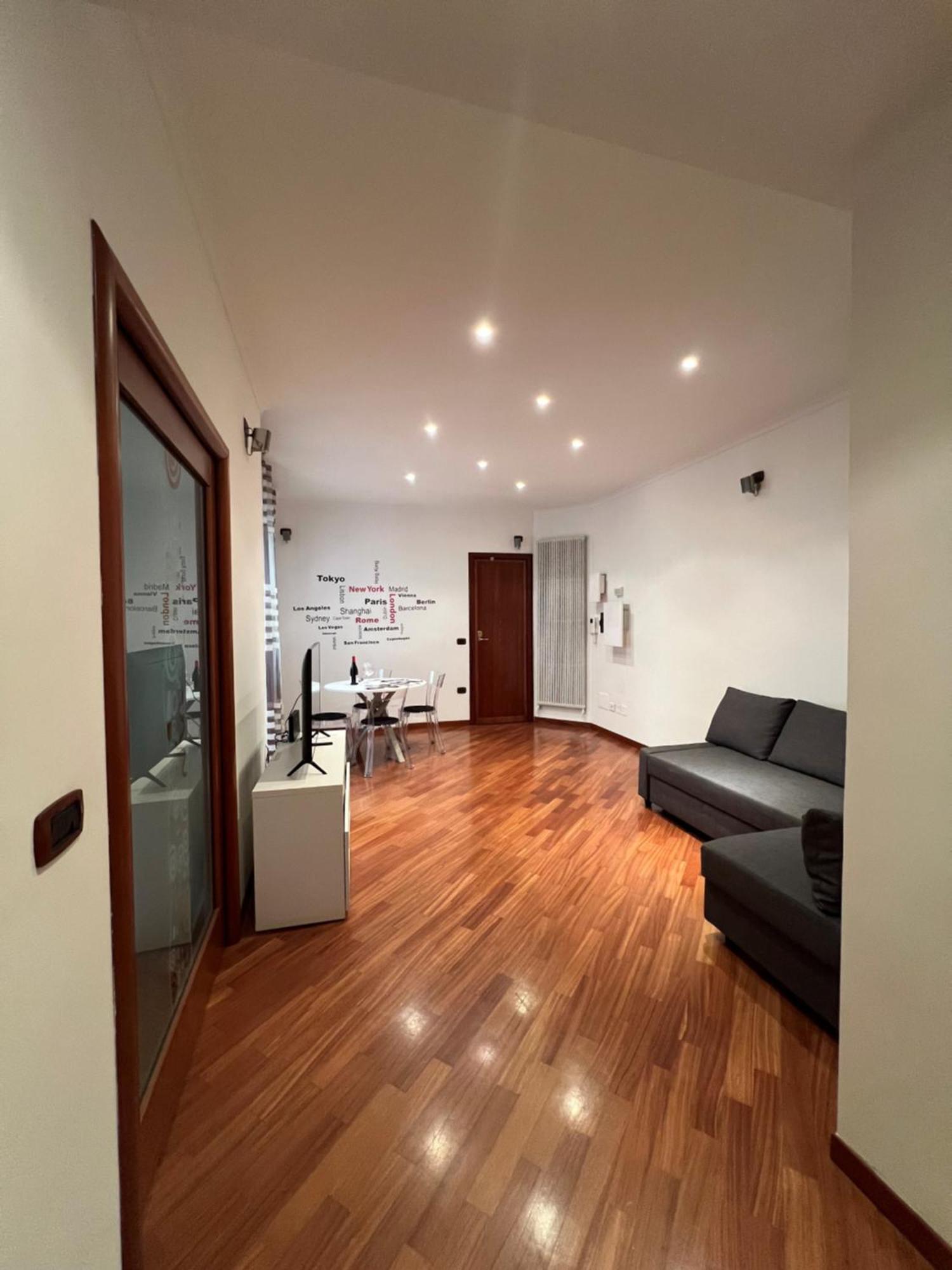 Revis 84 Apartment Naples Luaran gambar