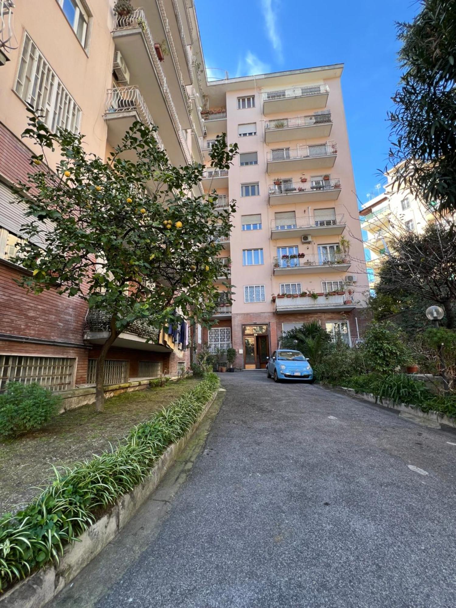 Revis 84 Apartment Naples Luaran gambar