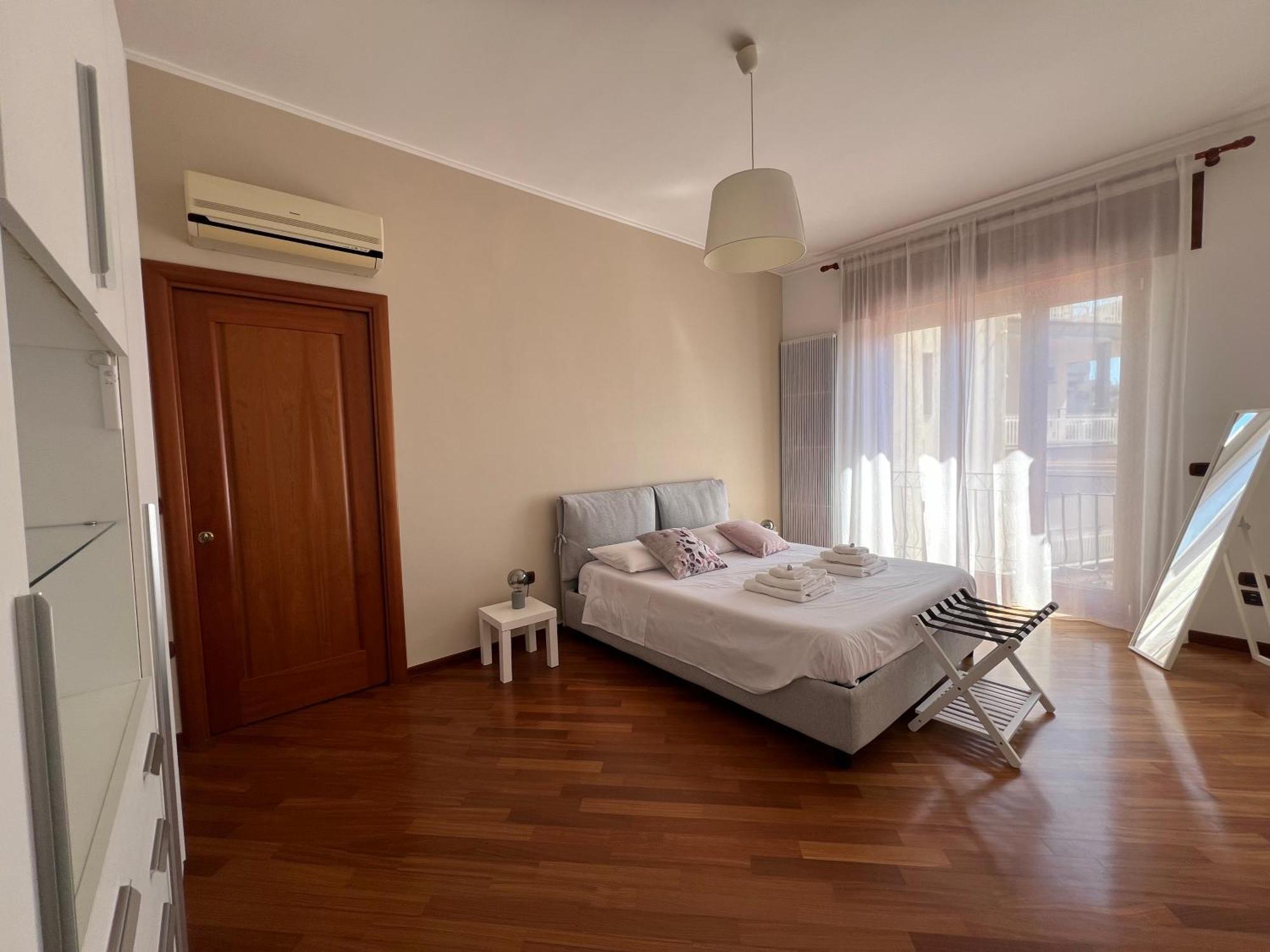 Revis 84 Apartment Naples Luaran gambar